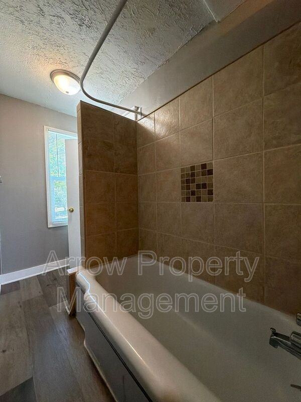 3502 S 51st St #3 - Photo 7 of 8