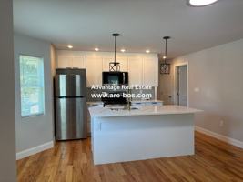featured image of 254 Salem St #1
