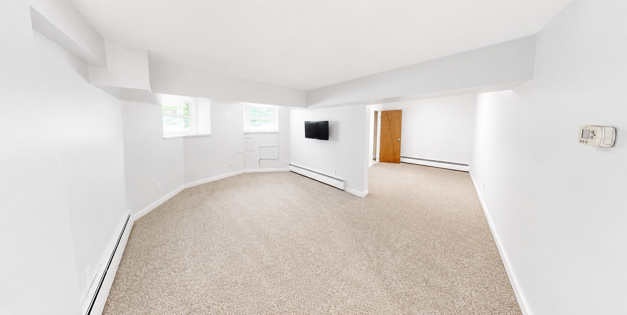 31 Dwight St #B - Photo 2 of 6