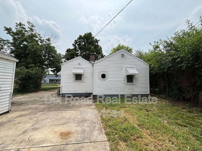 2827 Oxford Ave - Photo 4 of 24