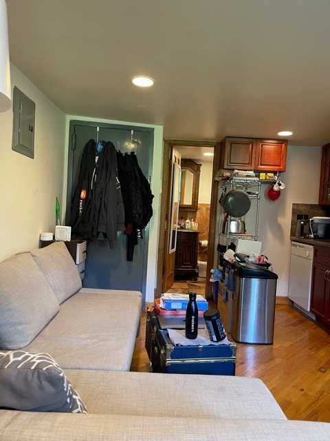 126 E. 7th - Photo 2 of 8