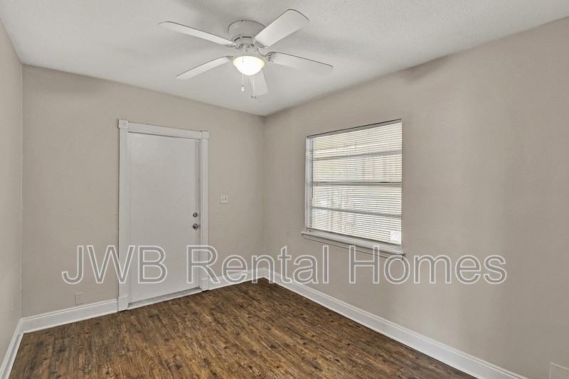 1562 Windle St - Photo 7 of 12