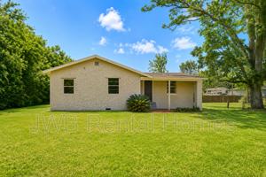 featured image of 7957 Mattox Ave
