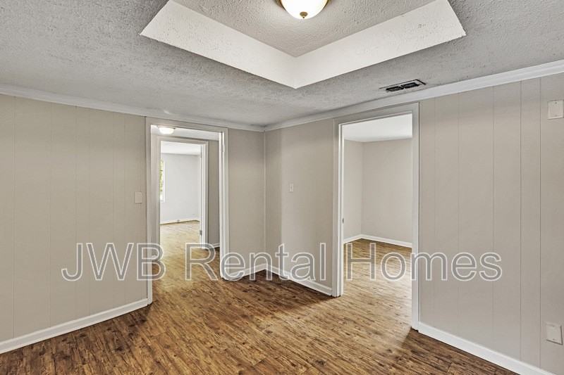 7957 Mattox Ave - Photo 5 of 18