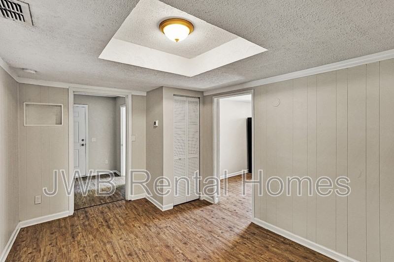 7957 Mattox Ave - Photo 7 of 18