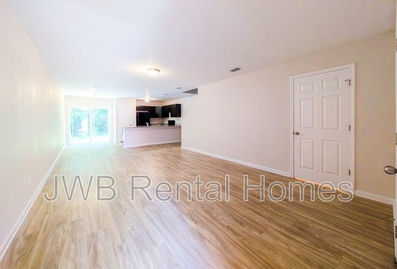 6869 Lake Mist Ln - Photo 5 of 21