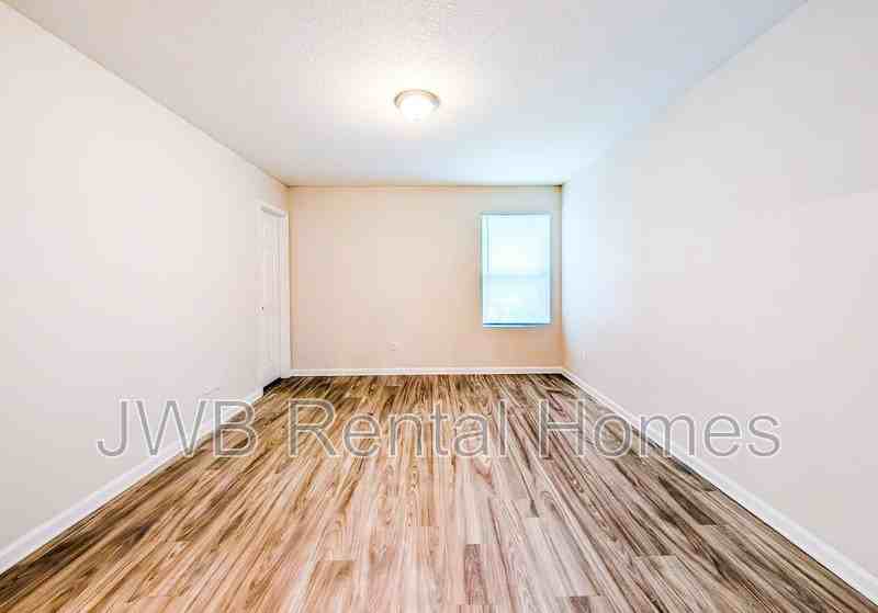 6869 Lake Mist Ln - Photo 7 of 21