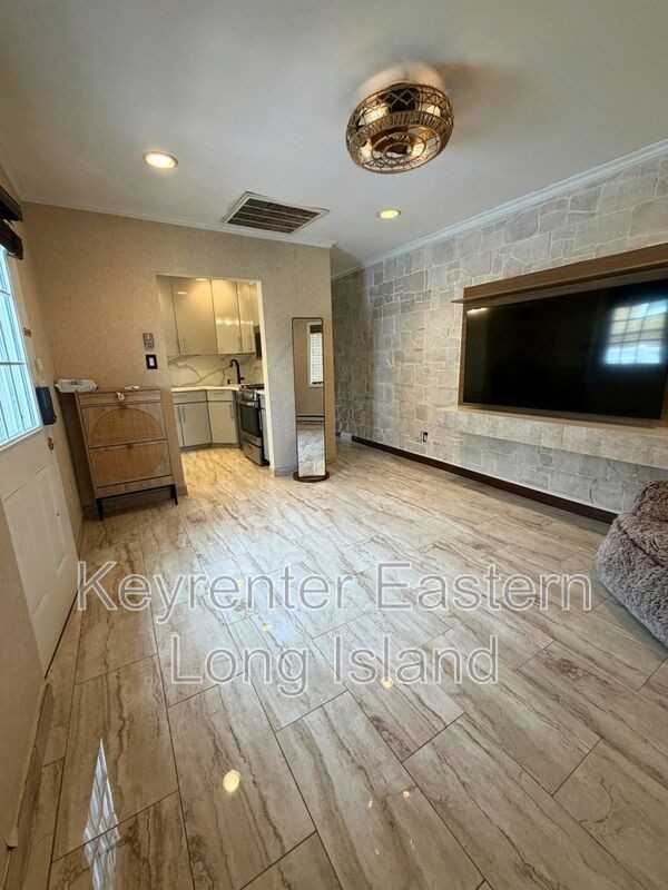 77 E Santa Barbara Rd - Photo 3 of 12