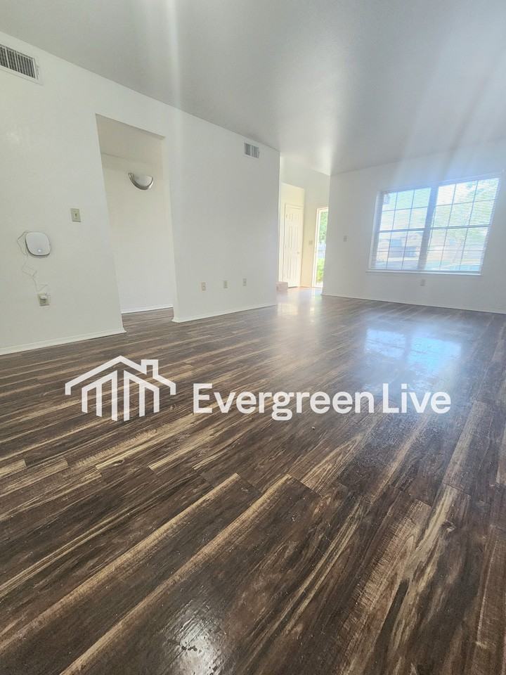 4109 Lew Wallace Dr - Photo 4 of 26