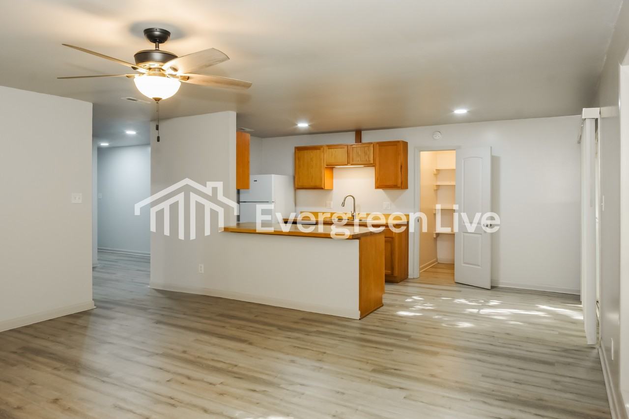 917 Bedford Dr Sw - Photo 4 of 15