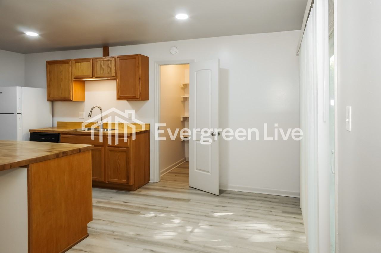 917 Bedford Dr Sw - Photo 6 of 15