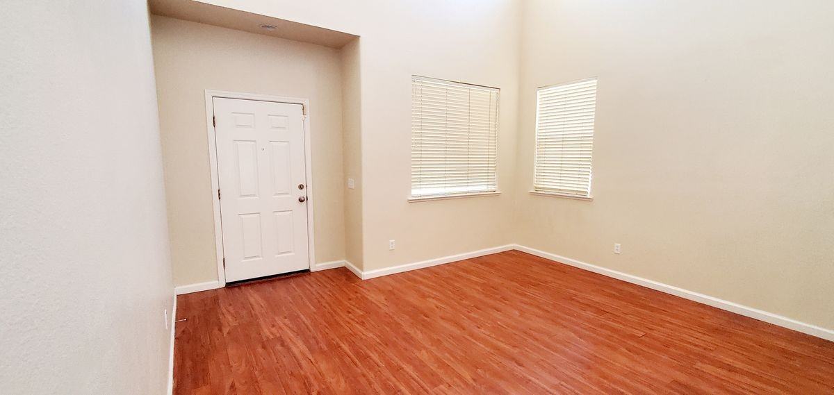 1618 Fontanella Way - Photo 3 of 40
