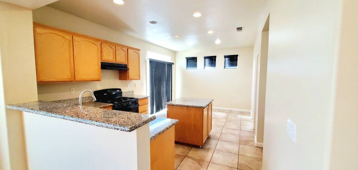 1618 Fontanella Way - Photo 7 of 40