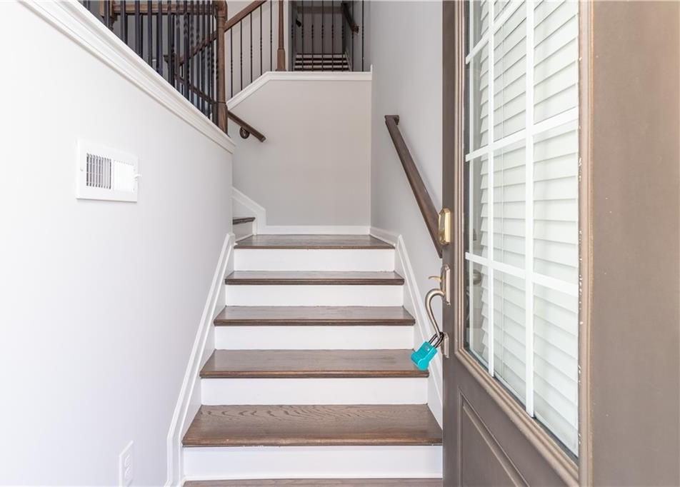 770 Sunset Park Dr - Photo 4 of 30
