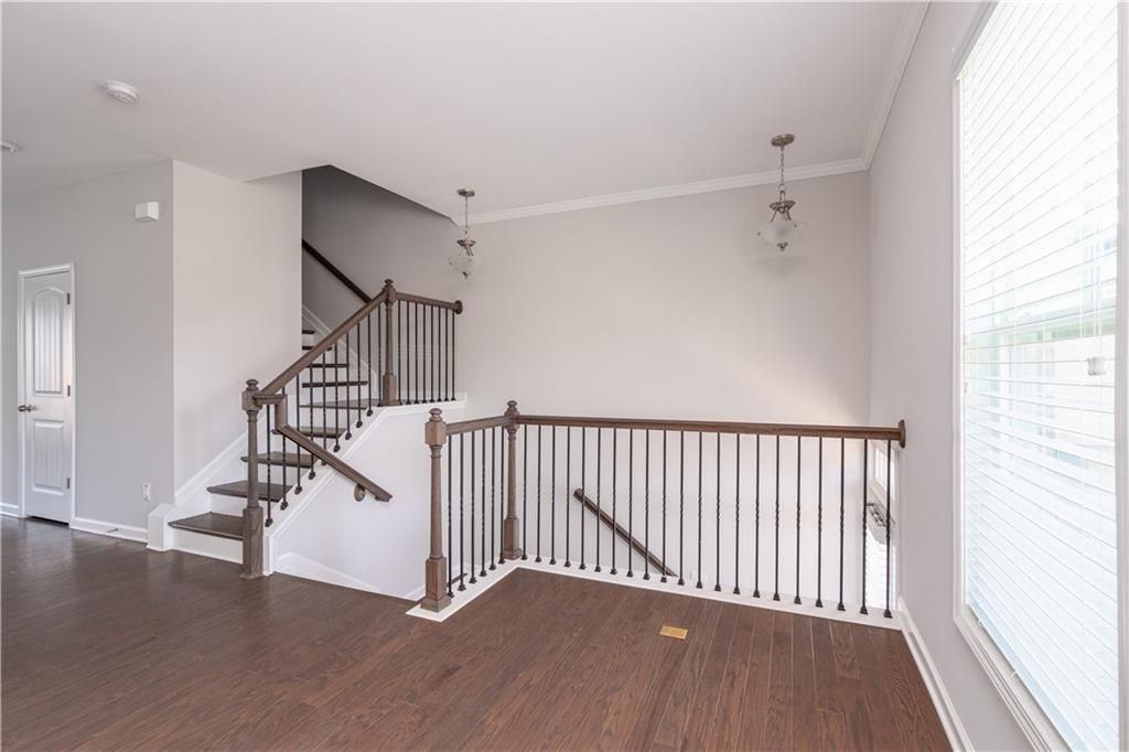 770 Sunset Park Dr - Photo 5 of 30