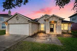 featured image of 2719 Riverhollow Ln