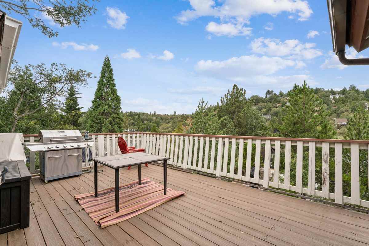 1301 Calgary Dr - Photo 4 of 31