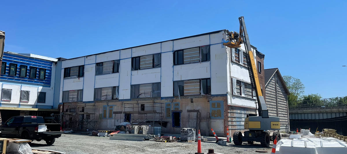 345 Main St - Photo 2 of 10