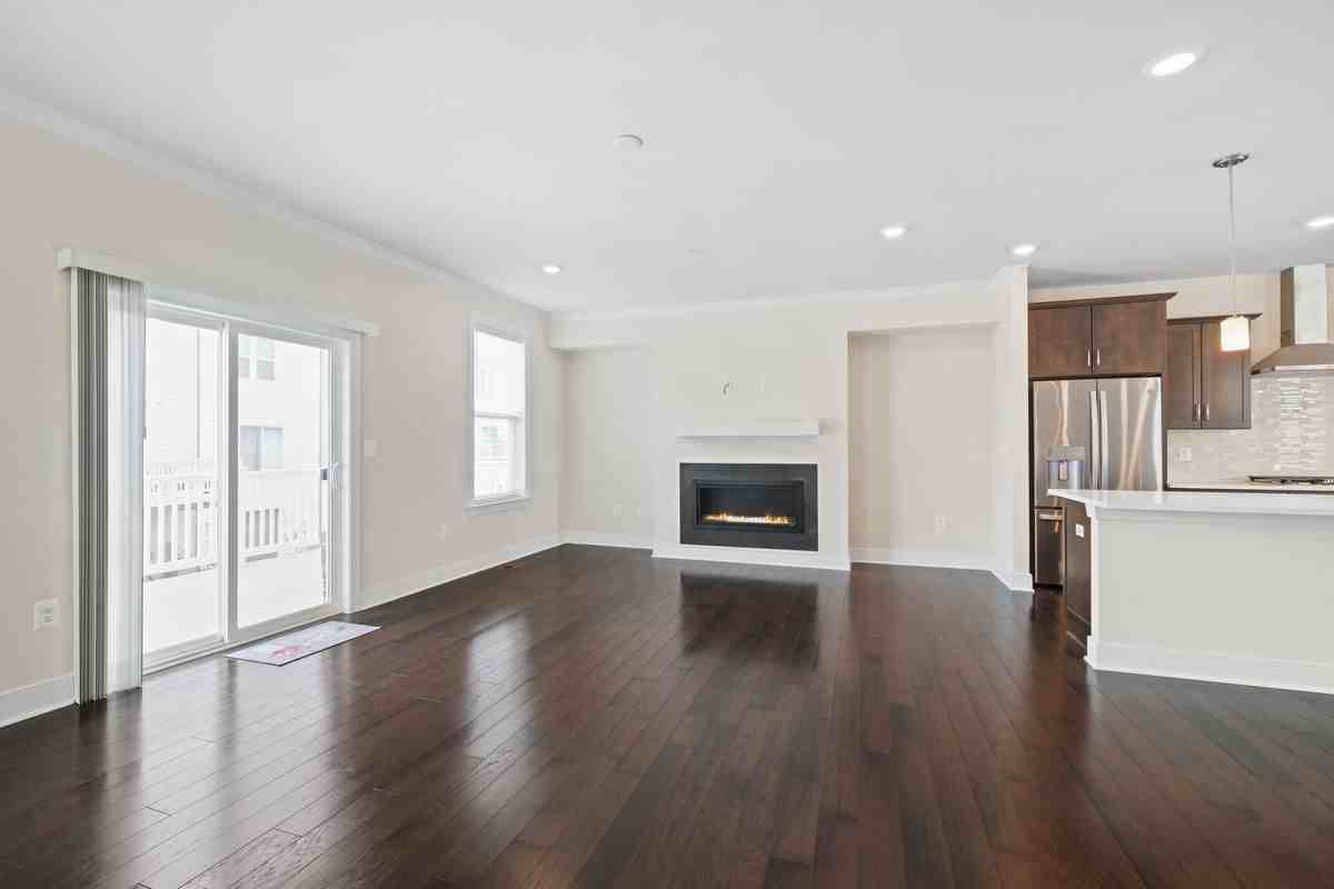 143 Rubens Dr - Photo 6 of 32
