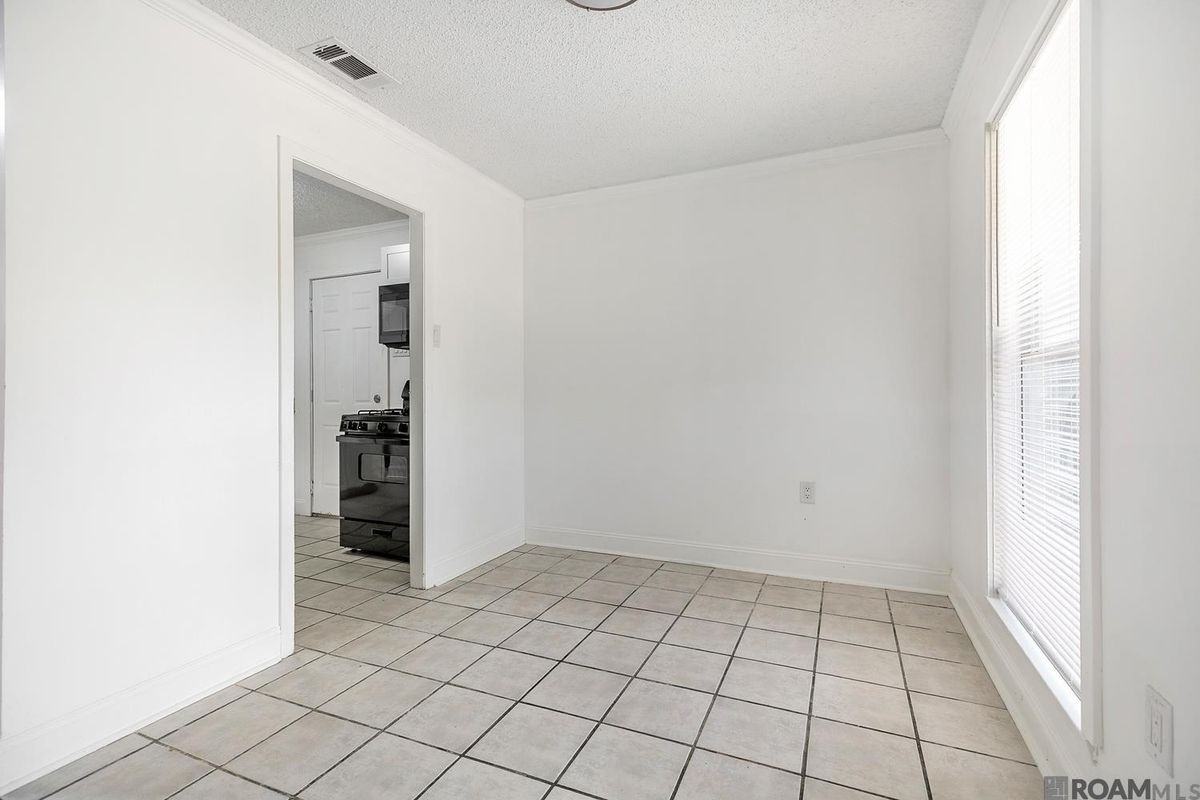 474 W Grant St - Photo 2 of 12