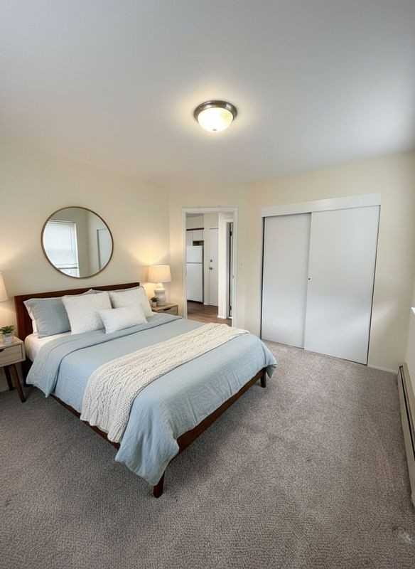 2061 Washington Ave ##2 - Photo 4 of 4