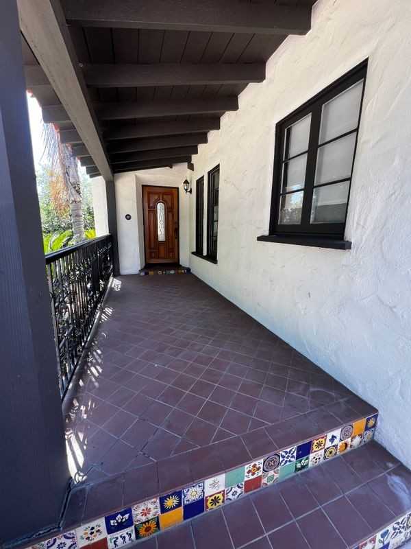 484 W 25th St - Photo 5 of 37