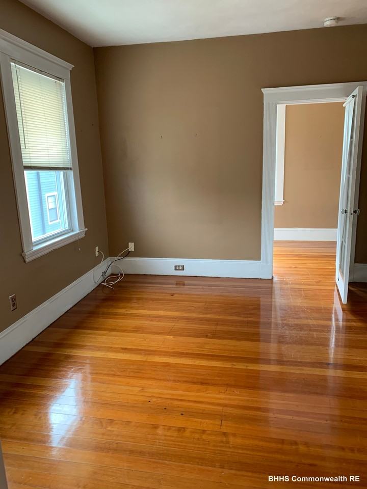33 Murdock St #2 - Photo 4 of 12