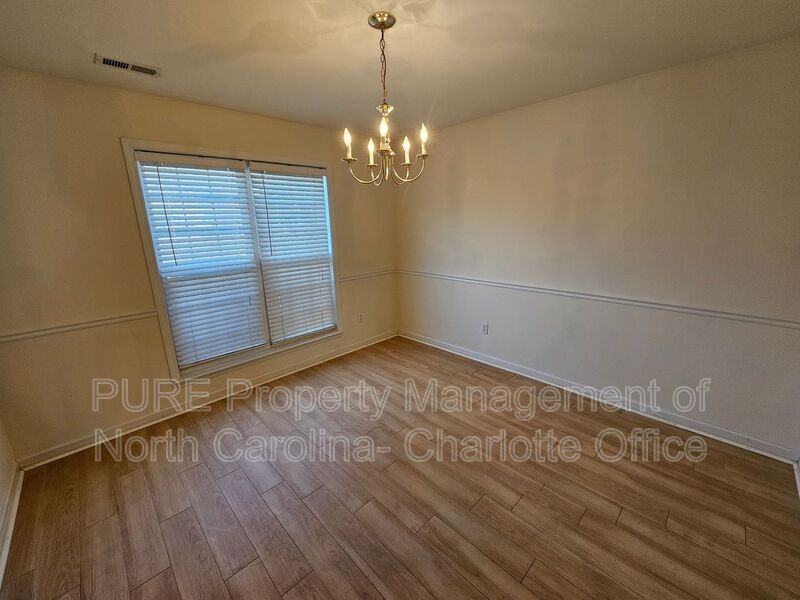 4423 Cades Cove Dr - Photo 5 of 32