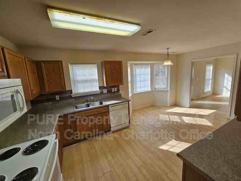 4423 Cades Cove Dr - Photo 6 of 32