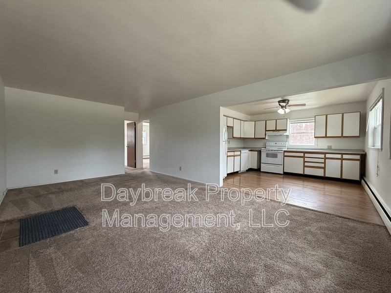 2913 8th St N - Photo 2 of 14
