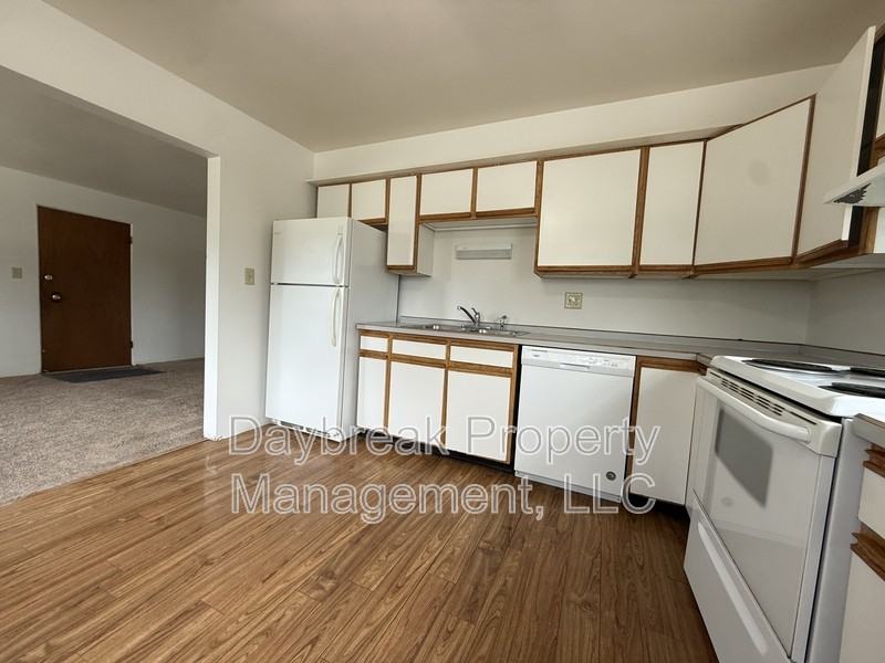 2913 8th St N - Photo 5 of 14