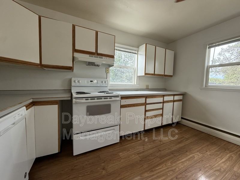 2913 8th St N - Photo 6 of 14