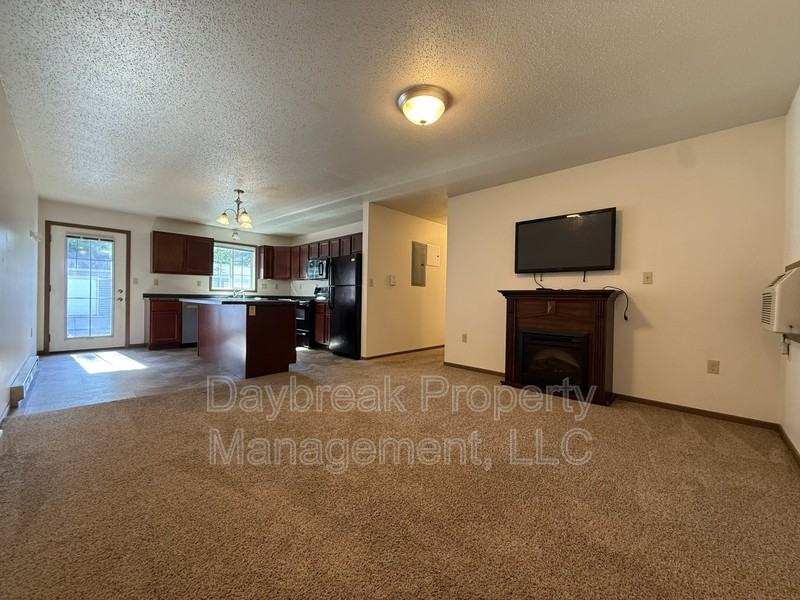 317 16th St S - Photo 2 of 26