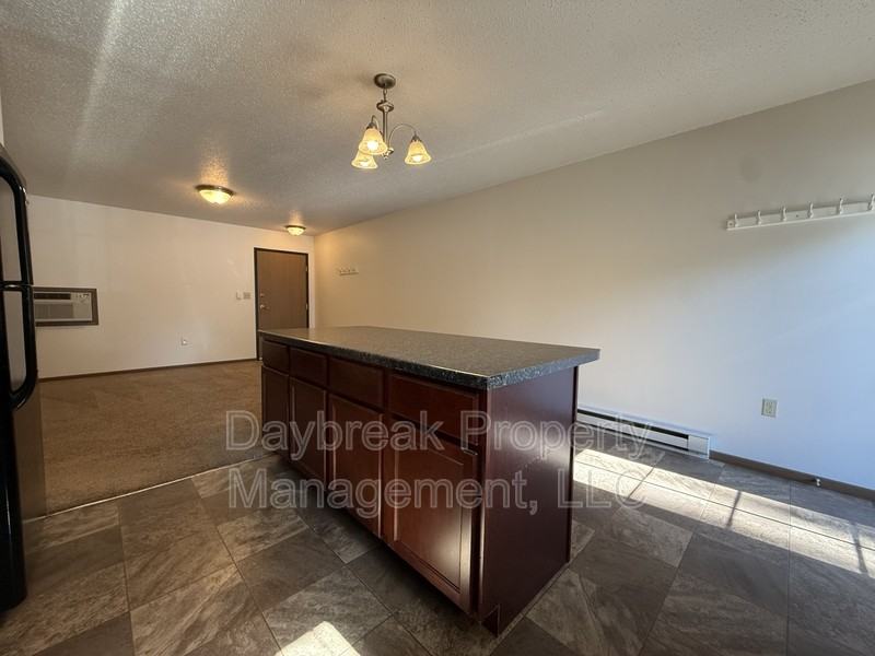 317 16th St S - Photo 6 of 26