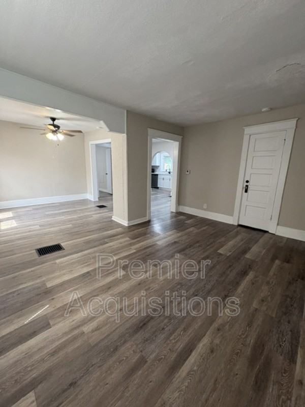 3318 Fernwood Ave - Photo 2 of 11