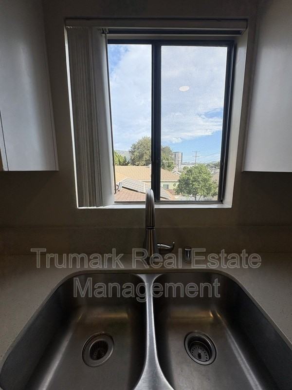 701 N Hollywood Way #115 - Photo 5 of 11