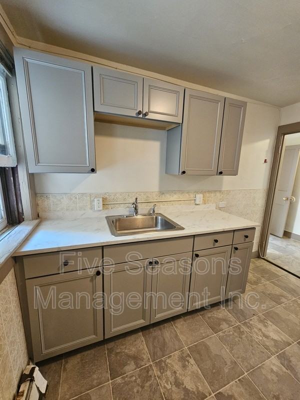 76 N Union St - Photo 5 of 11
