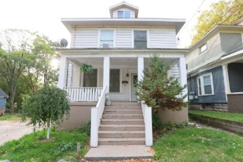 437 Eastern Ave Se #3 - Photo 4 of 6