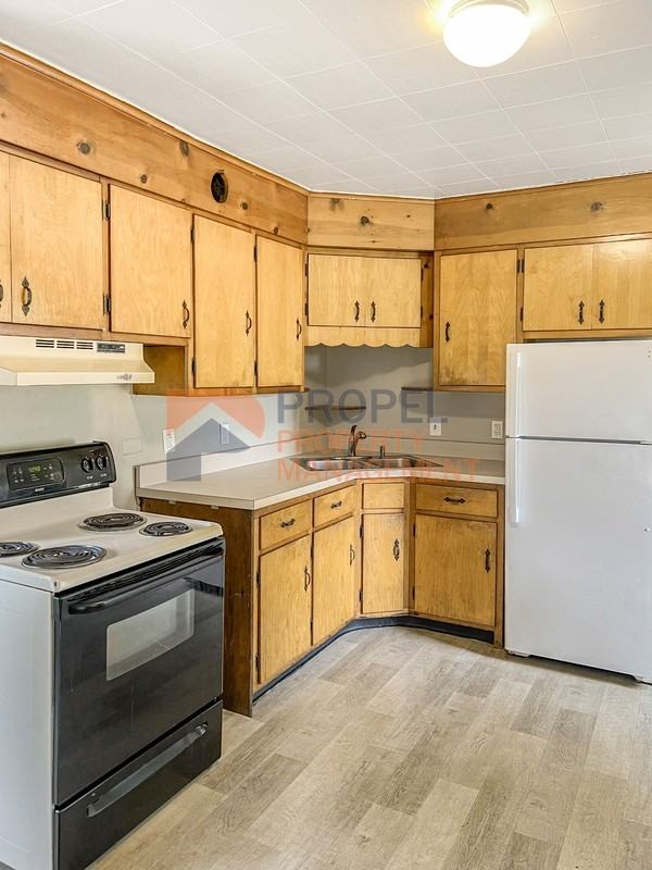 5614 S Wayne Rd - Photo 2 of 5