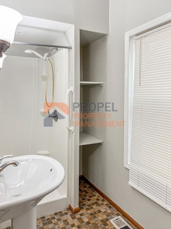 5614 S Wayne Rd - Photo 3 of 5