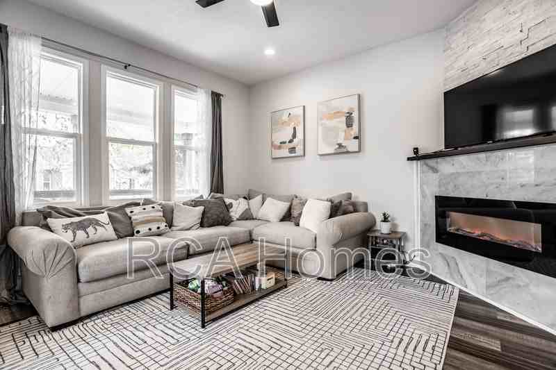 1547 Hoyt Ave - Photo 5 of 24