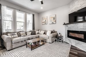 featured image of 1547 Hoyt Ave