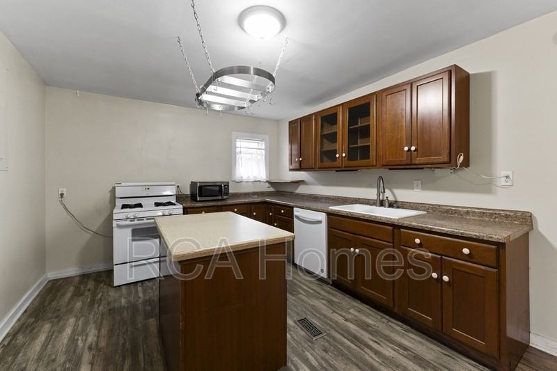 1156 Fletcher Ave - Photo 6 of 17