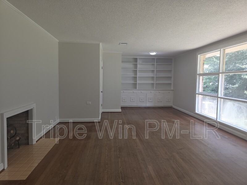318 W Bell St - Photo 4 of 40