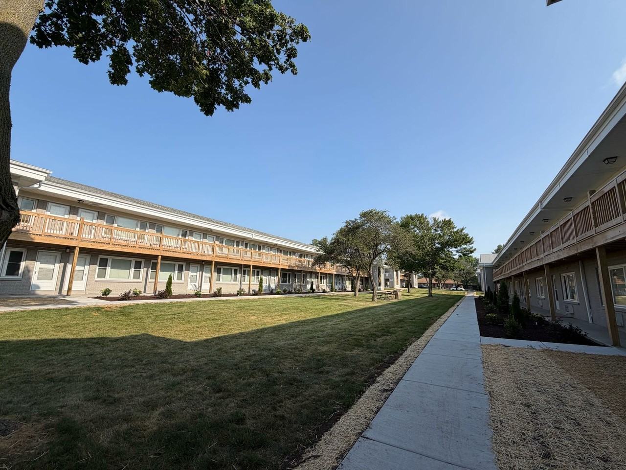 Harrison Beach Apartments - Photo 4 of 50