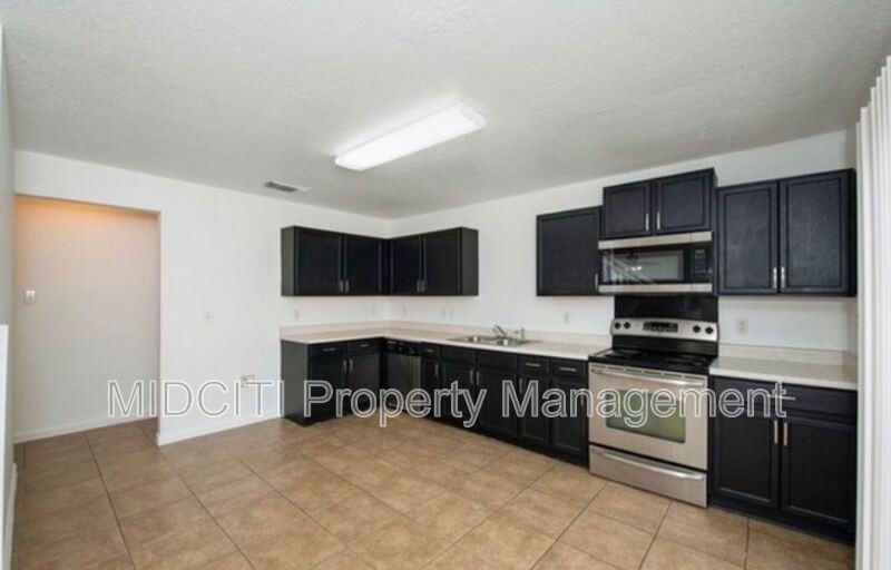 9739 Chelsea Cir - Photo 5 of 20