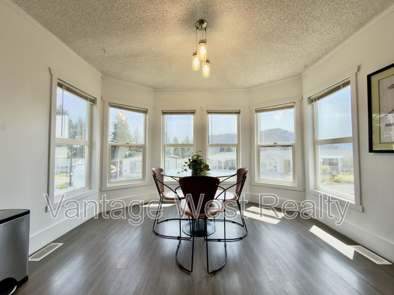1776 Shannon Lake Rd - Photo 4 of 24