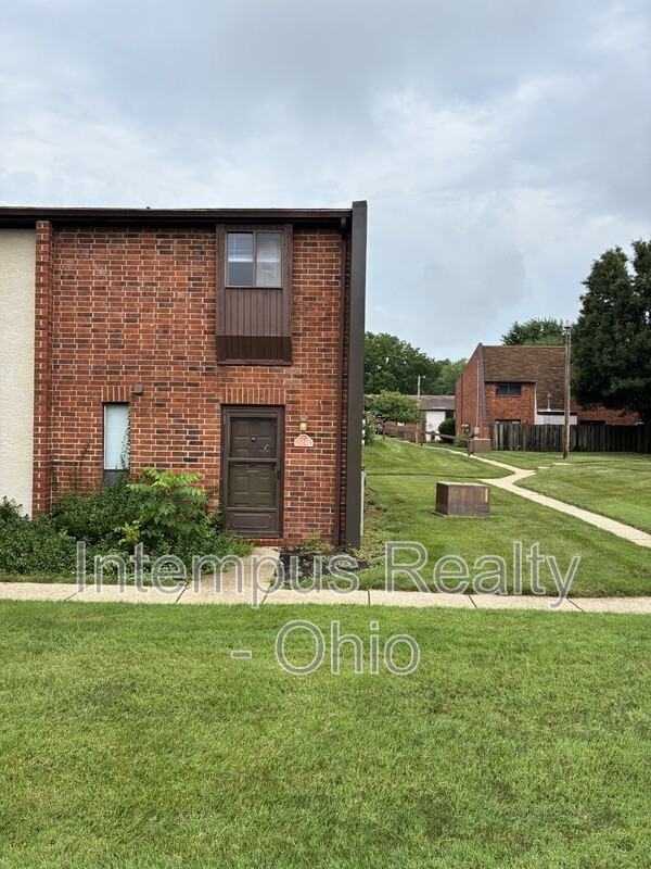 21 King Arthur Ct - Photo 2 of 24