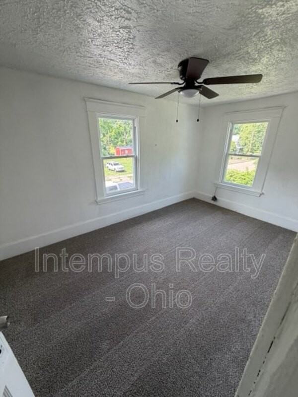 550 W Myrtle Ave - Photo 4 of 8