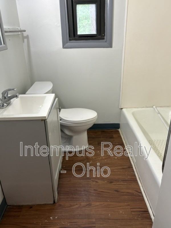 2129 Kensington Ave - Photo 5 of 6